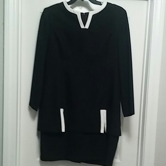 DRESS - Picture 1 of 2